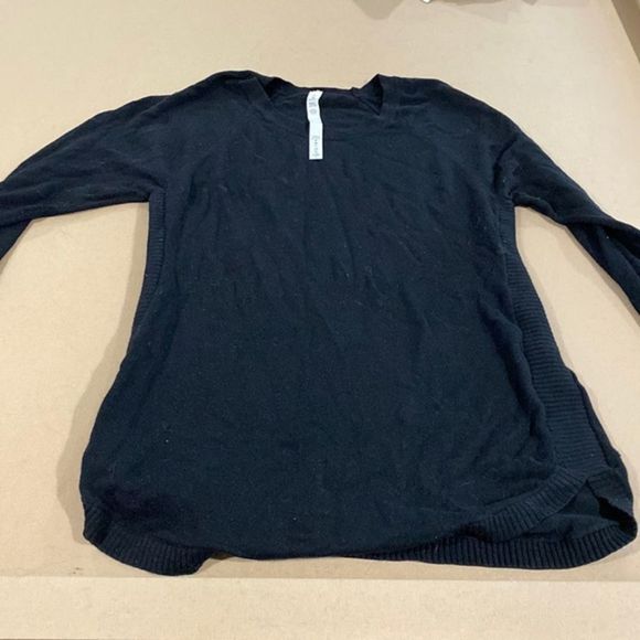 Lululemon Sweater Sz 10 - Picture 1 of 4